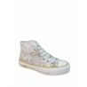 Suola platform da 4 cm per un look slanciato e contemporaneo, ideale per la stagione Primavera/Estate 2026.